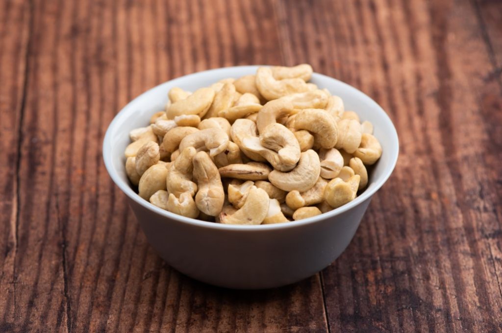 4 benefits of Natural Cashews